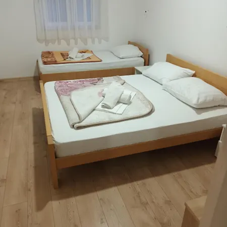 Sobe Klara فندق مبيت وإفطار