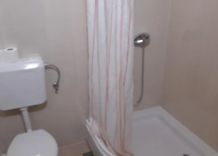 Sobe Klara krevet i doručak 3*